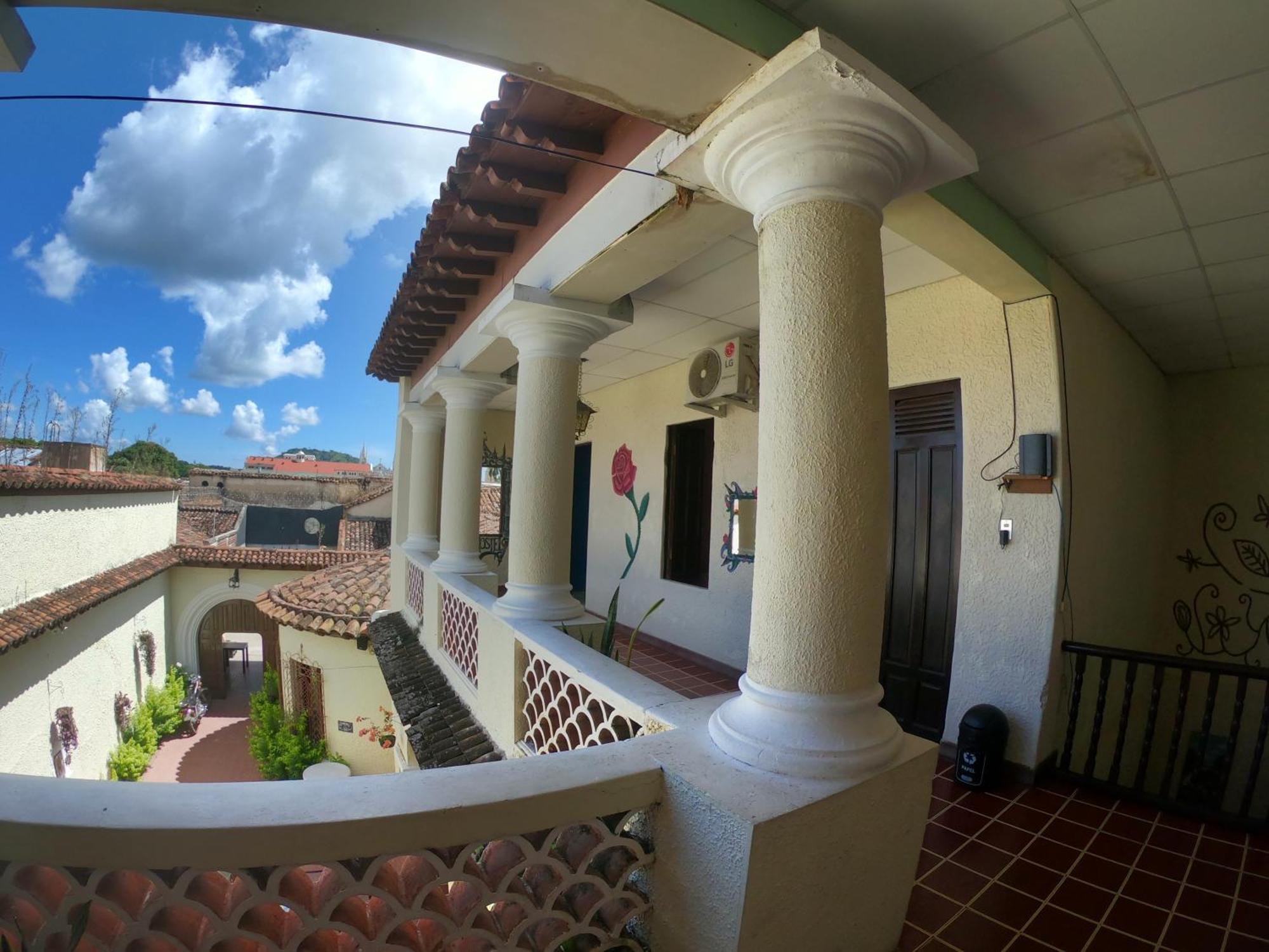 Ricks Hostel Santa Ana Dış mekan fotoğraf