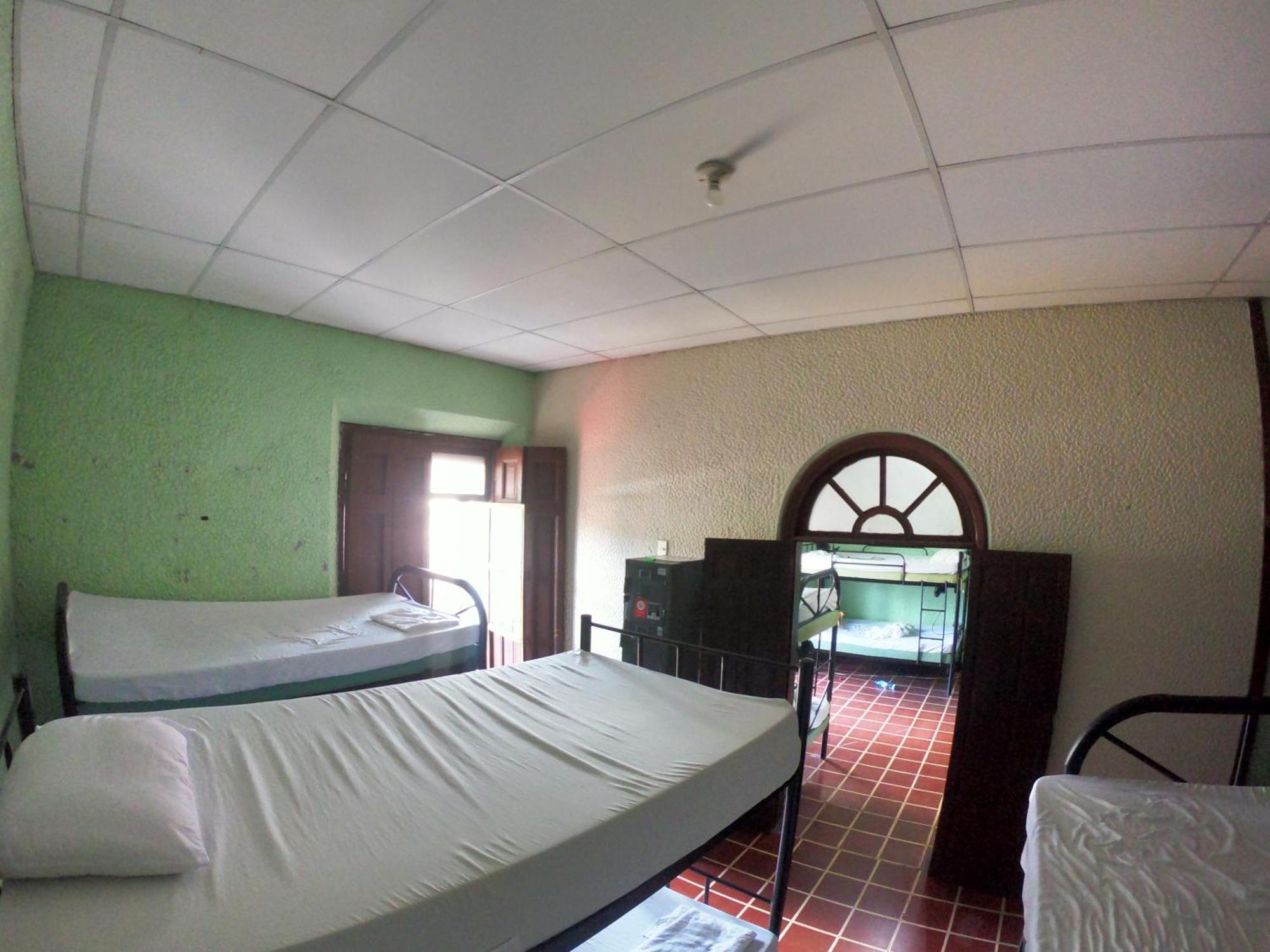 Ricks Hostel Santa Ana Dış mekan fotoğraf