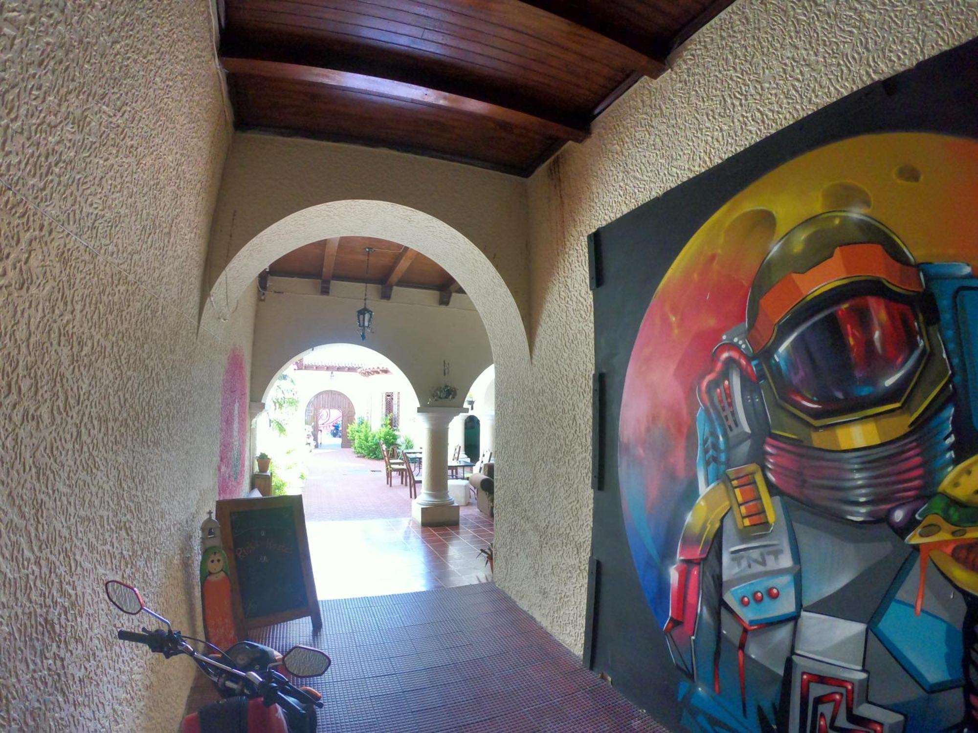 Ricks Hostel Santa Ana Dış mekan fotoğraf
