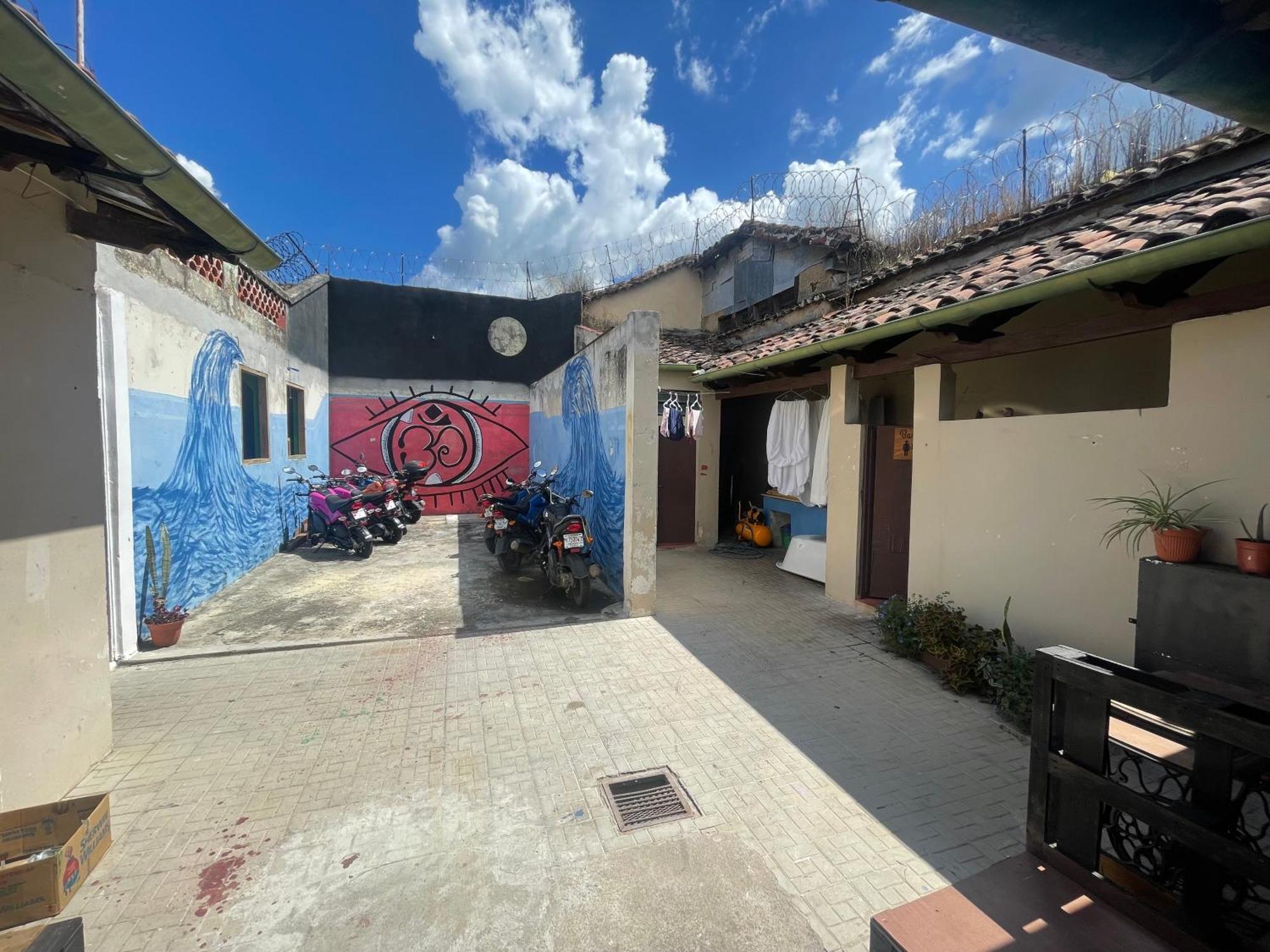 Ricks Hostel Santa Ana Dış mekan fotoğraf